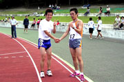 10kを走り終えての金田さん(右)、藤井さん(左)